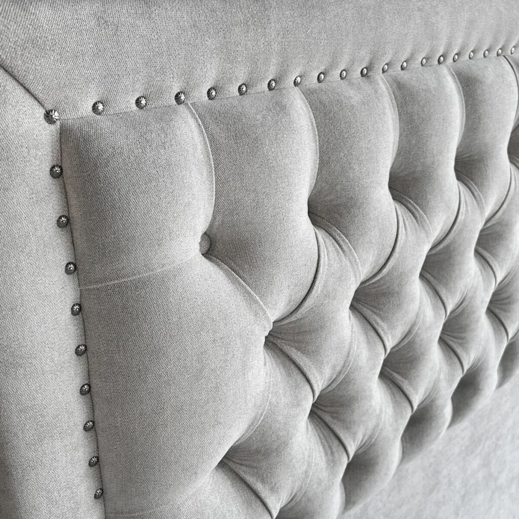 Respaldo de Cama Capitoné Frame Tachas Lino Crudo