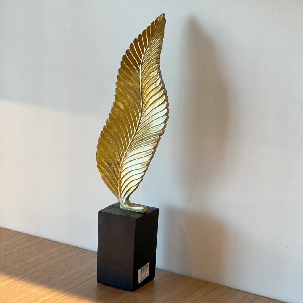 Pluma Decorativa Dorada