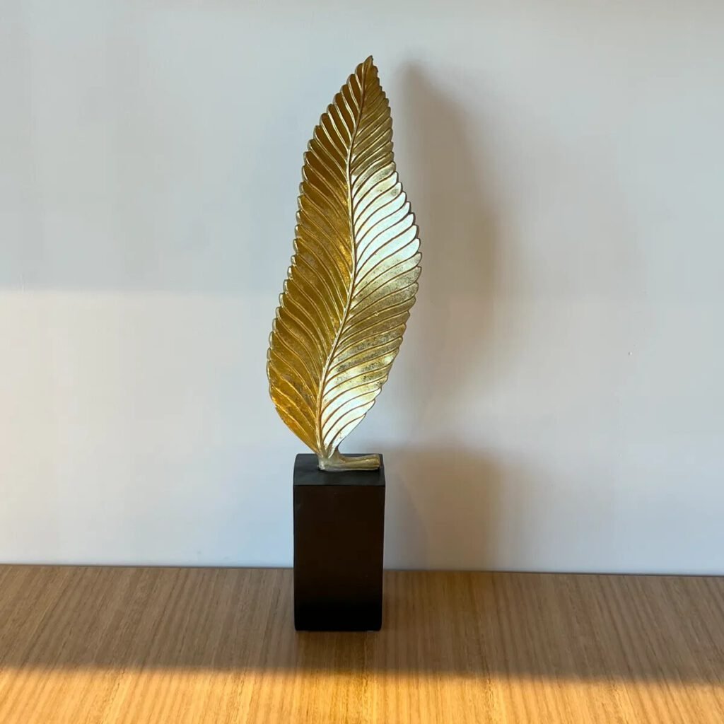 Pluma Decorativa Dorada