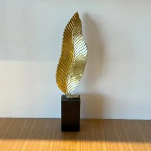 Pluma Decorativa Dorada