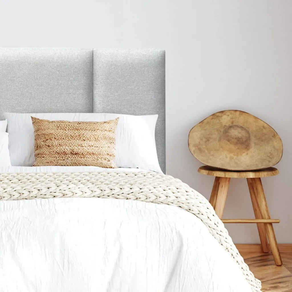 Respaldo de Cama Block tapizado en lino color gris plata de Espacio Hogar.