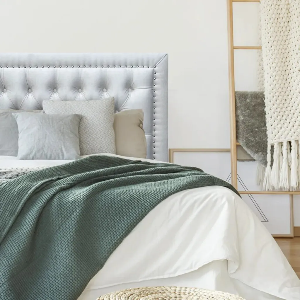 Respaldo de Cama Capitoné Frame Tachas Felpa Crudo