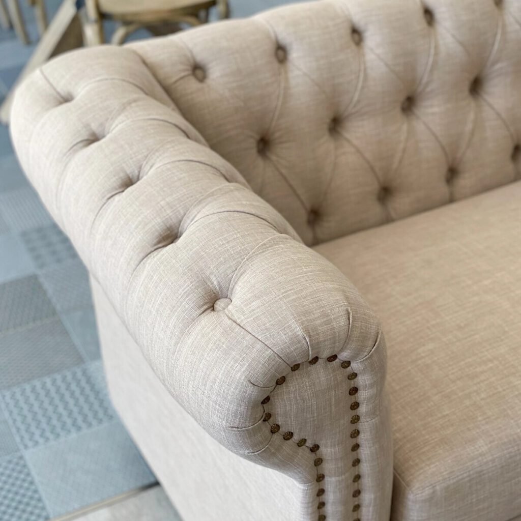 Sofá Chesterfield Lino Beige